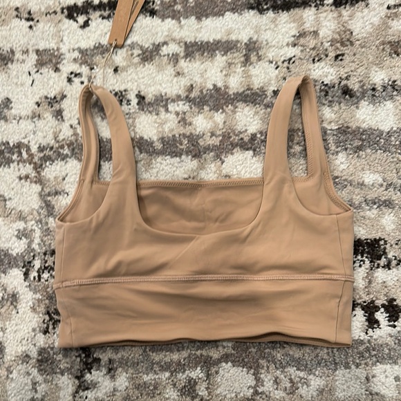 SKIMS Tan Seamless Bra with Supportive Band - Picture 3 of 4